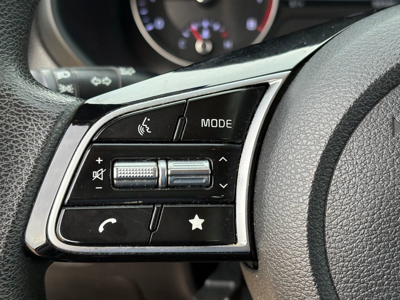 Used 2022 Kia Forte LXS FWD image 9