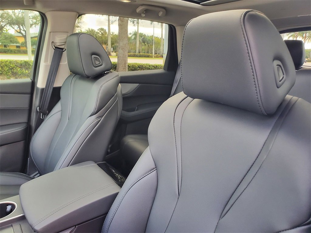 Used 2025 Acura MDX SH-AWD image 18