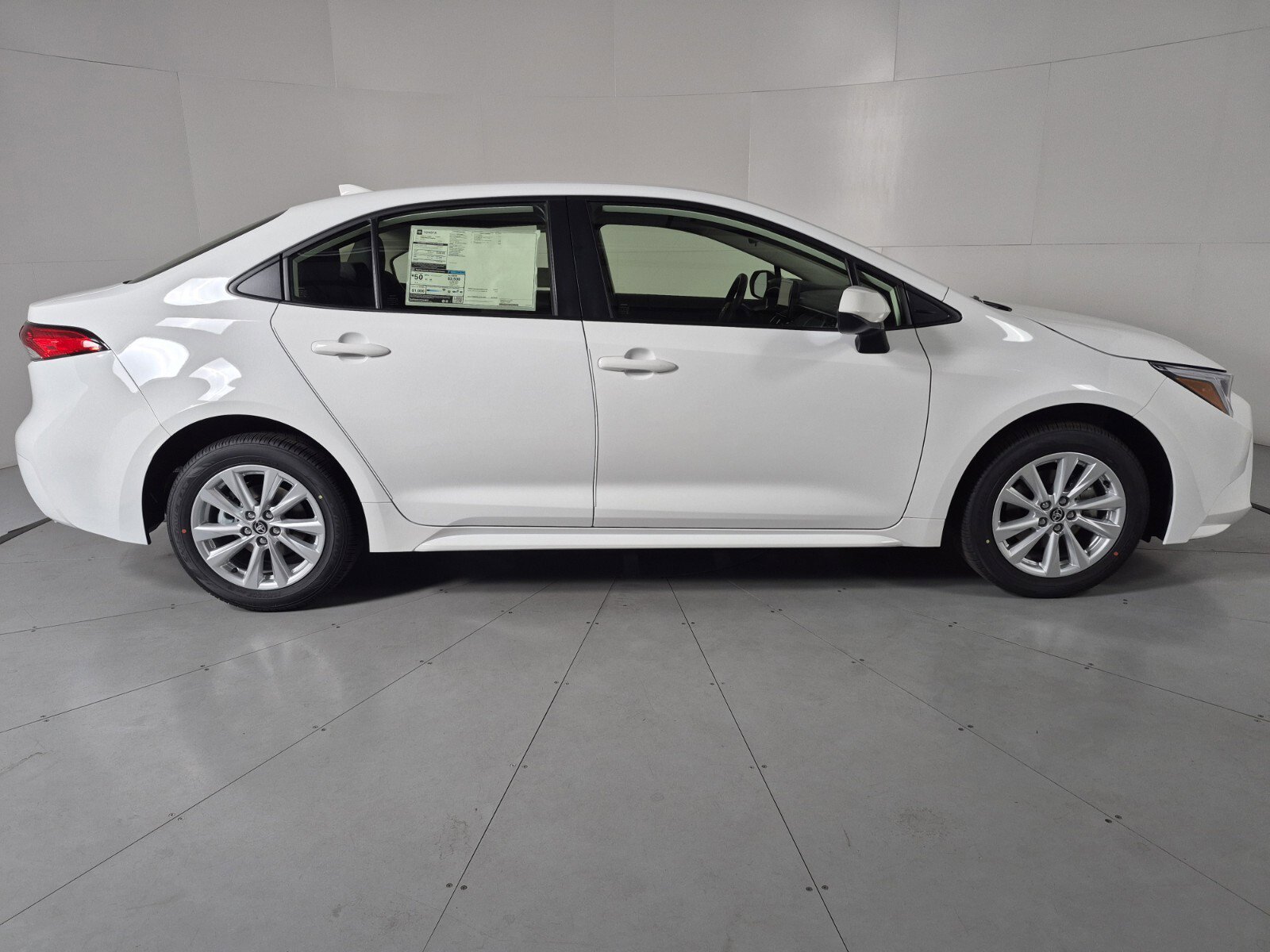 New 2026 Toyota Corolla Hybrid Sedan image 5