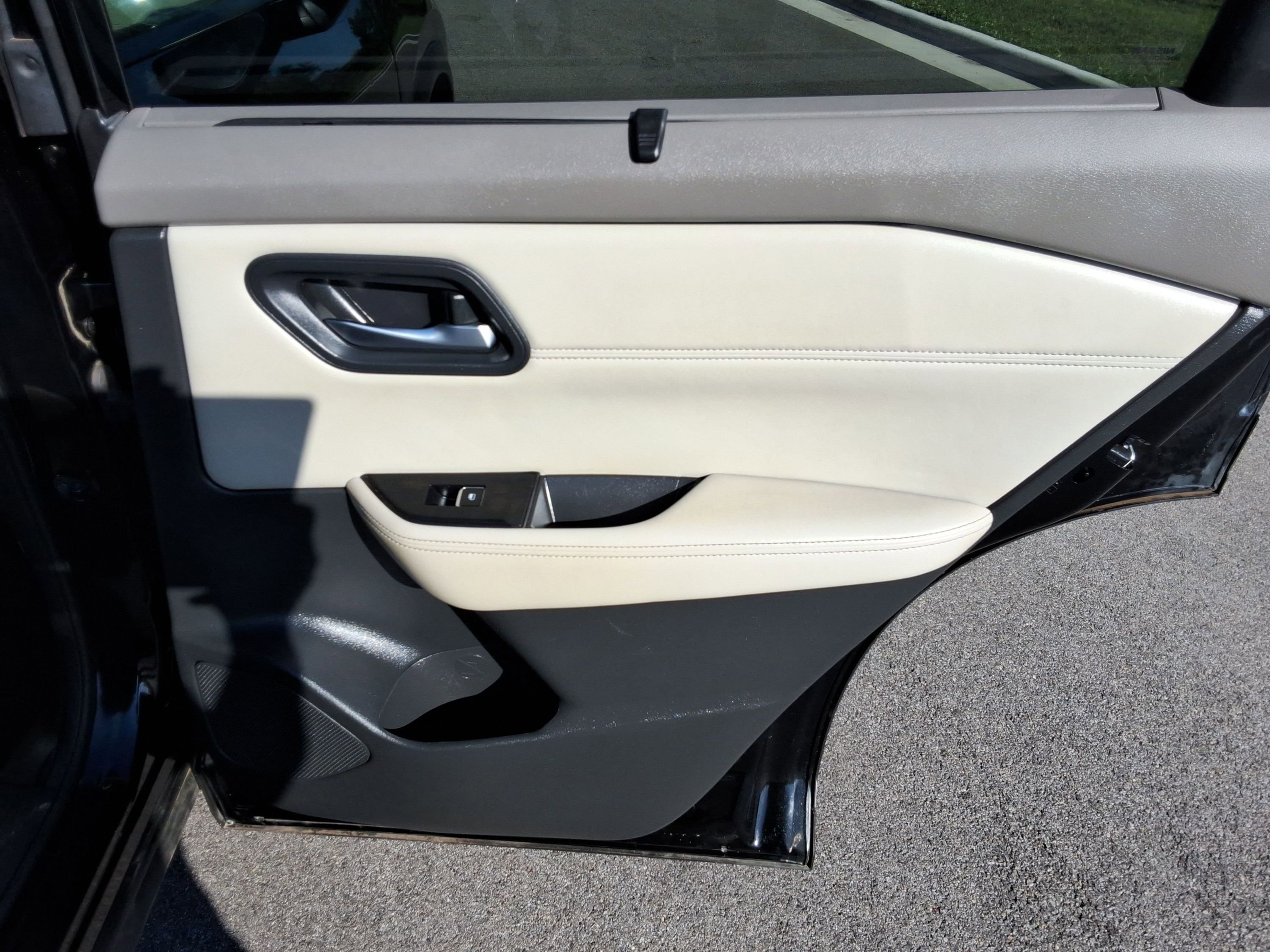 Used 2023 Nissan Rogue SL w/ SL Premium Package image 25