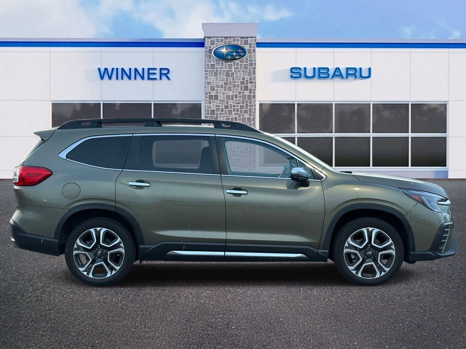 Used 2023 Subaru Ascent Touring AWD/4WD image 6