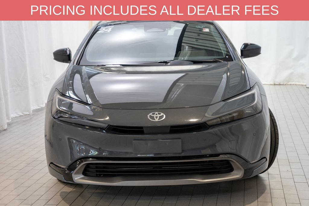 Used 2024 Toyota Prius XLE FWD image 2