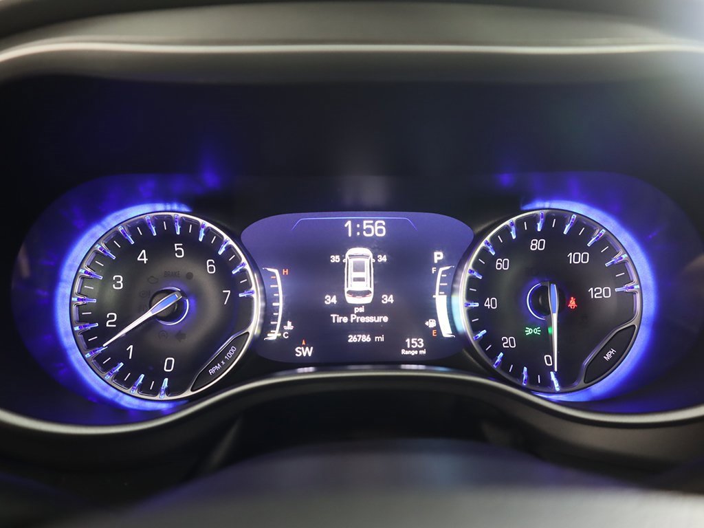 Used 2024 Chrysler Pacifica Touring-L image 41