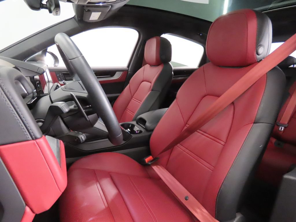 Certified 2026 Porsche Cayenne E-Hybrid Coupe AWD/4WD image 5