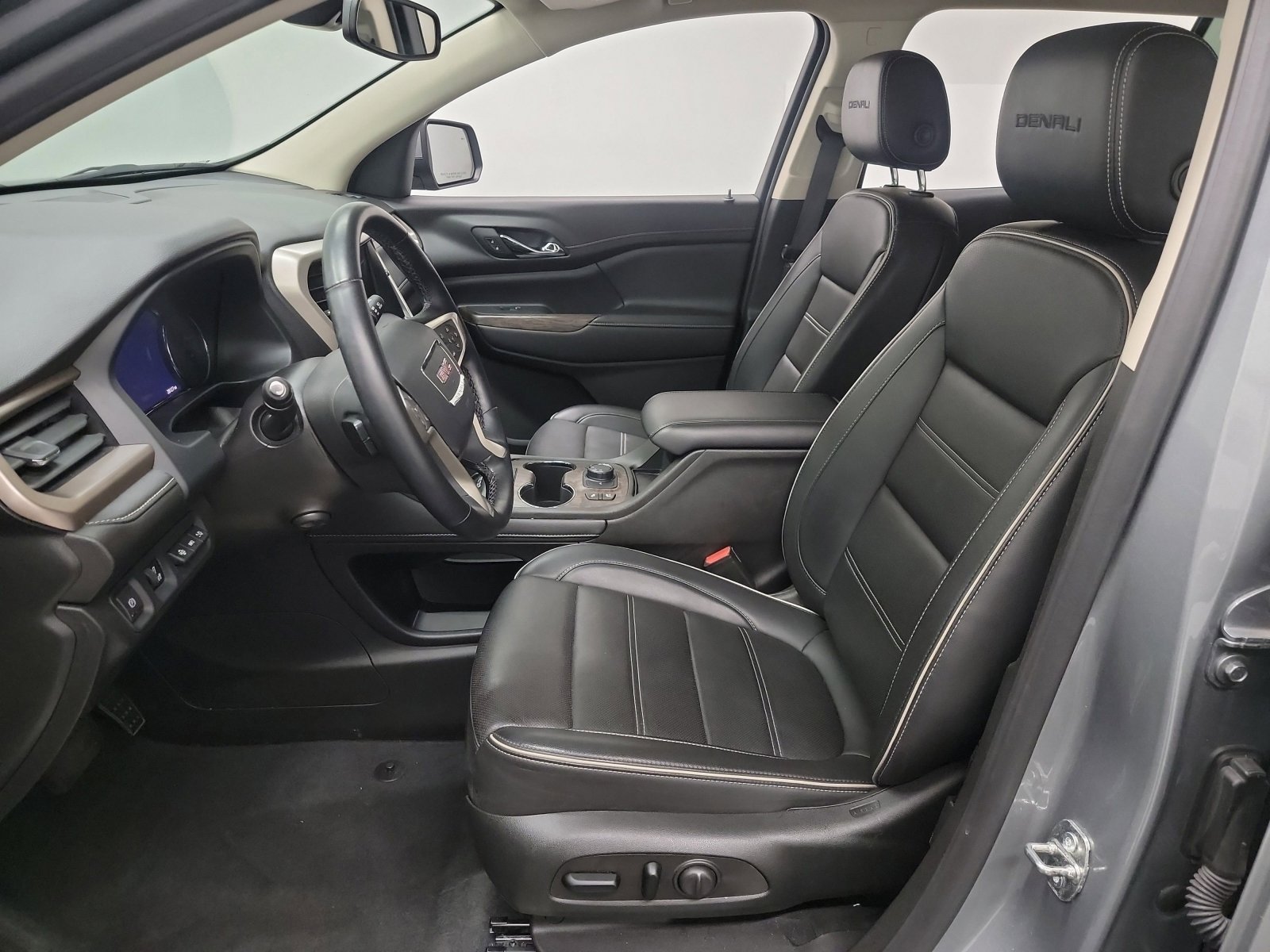 Used 2023 GMC Acadia Denali image 12
