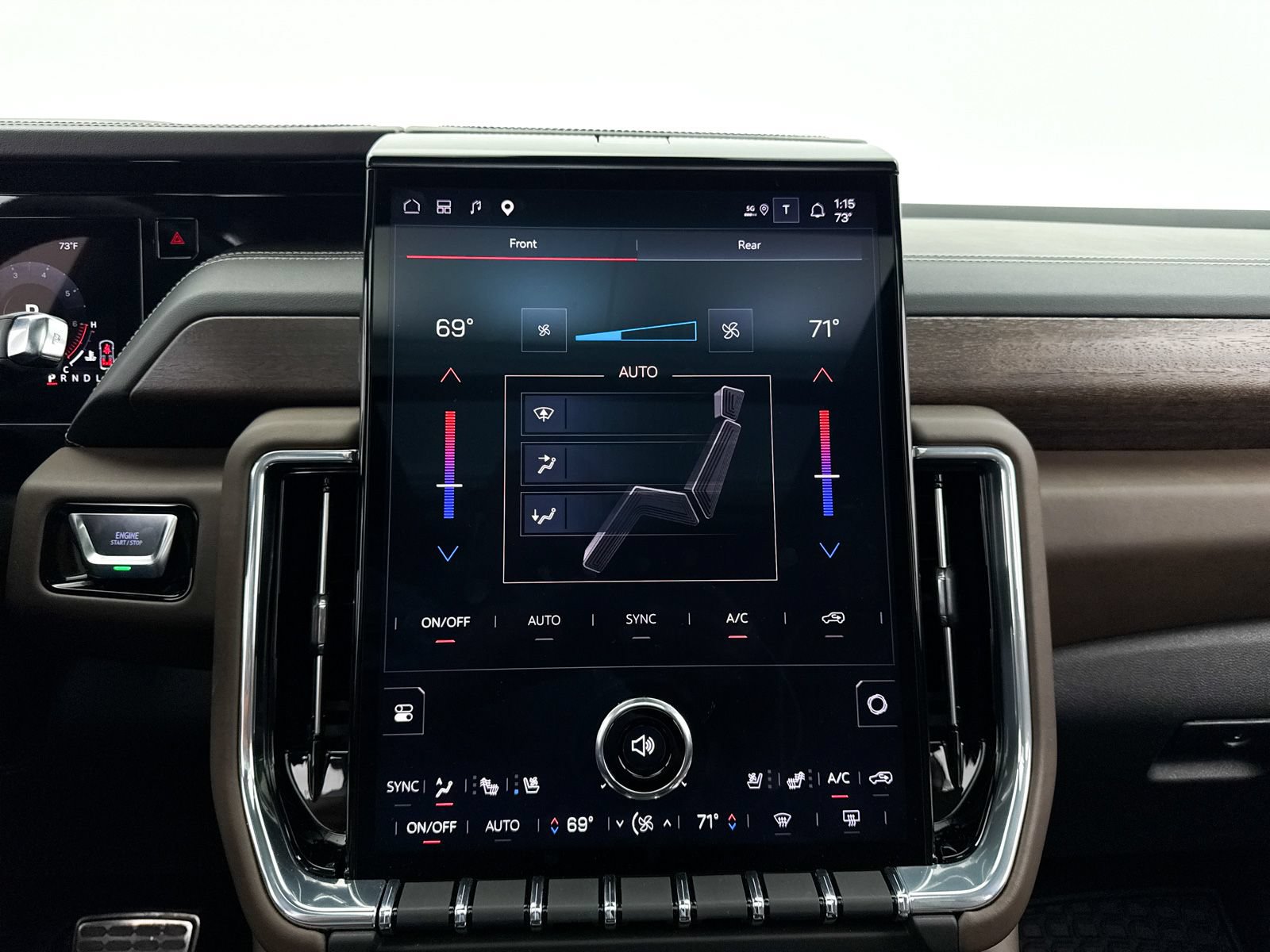 Used 2025 GMC Yukon Denali Ultimate AWD/4WD image 41