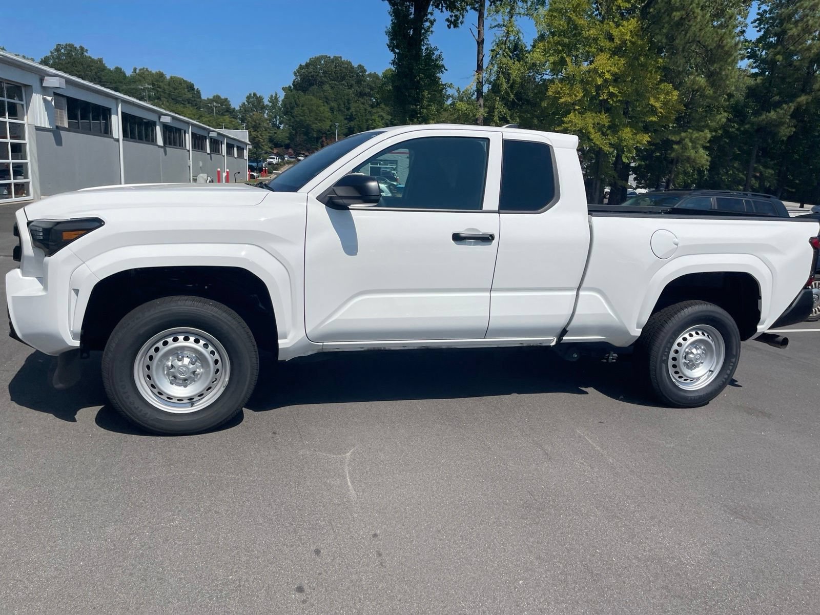 Used 2025 Toyota Tacoma SR w/ Towing Package RWD image 18