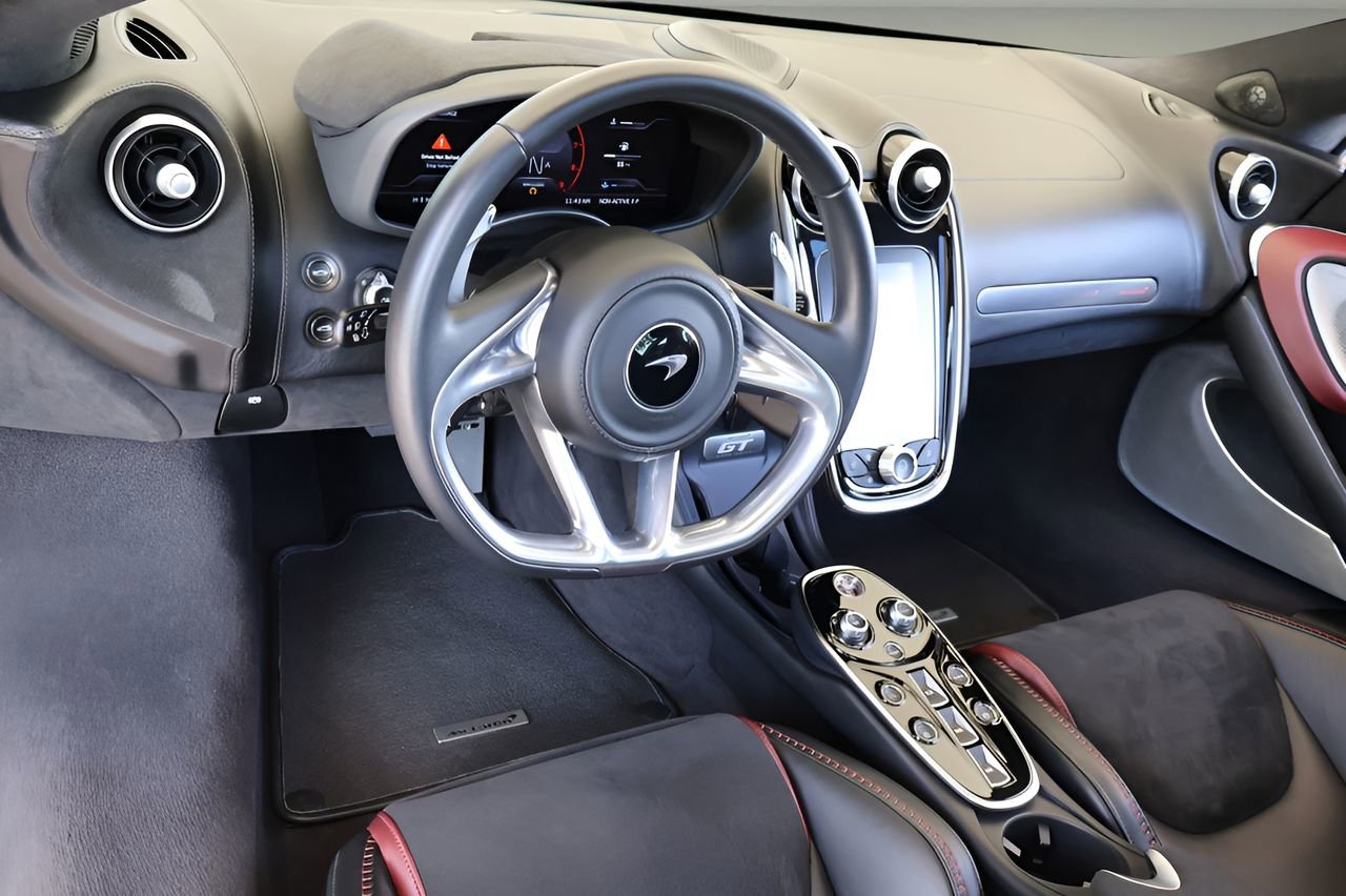 Used 2023 McLaren GT image 10