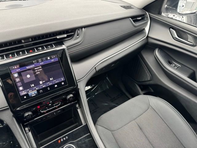 Used 2023 Jeep Grand Cherokee Laredo image 25