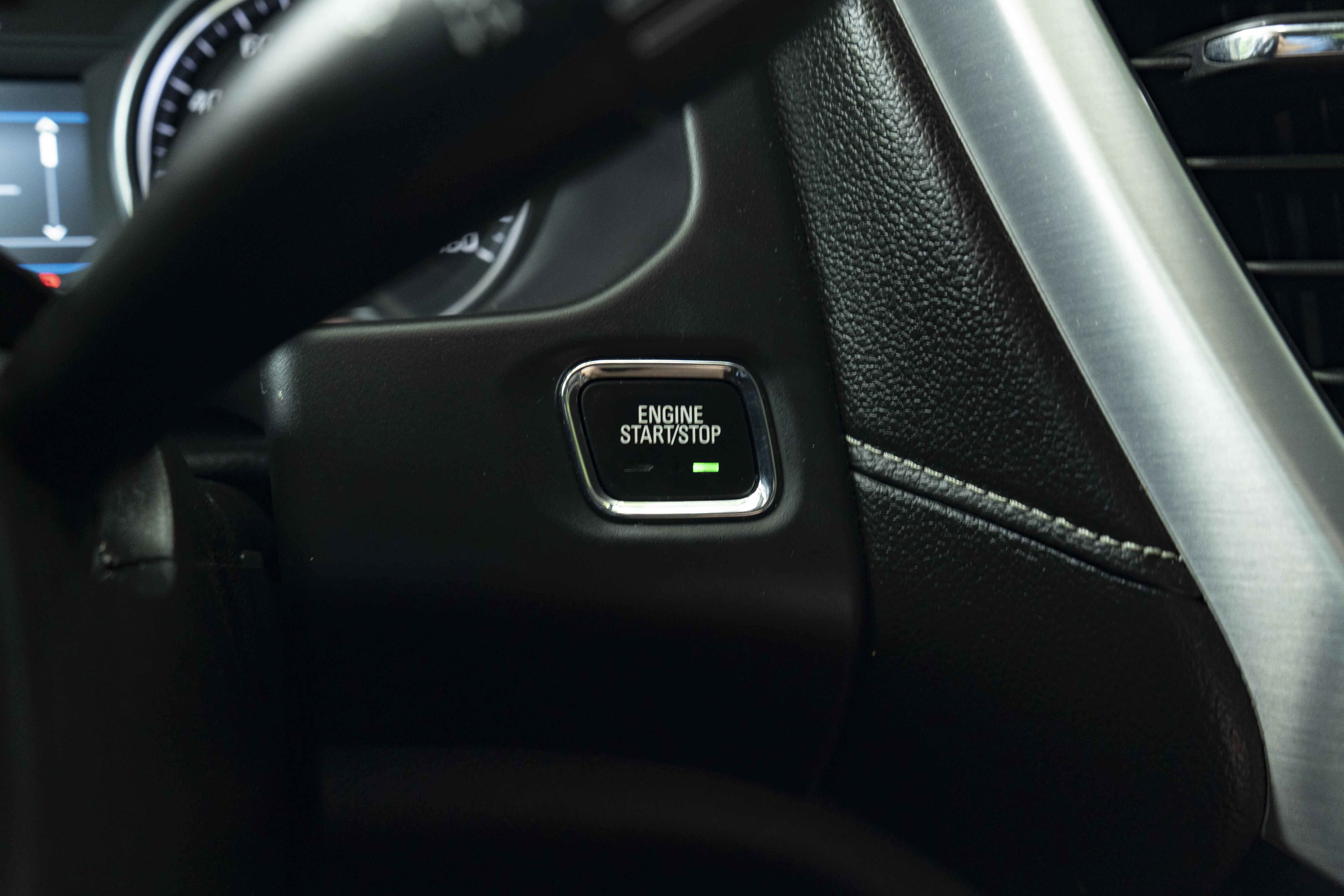 Used 2021 GMC Acadia SLE FWD image 25