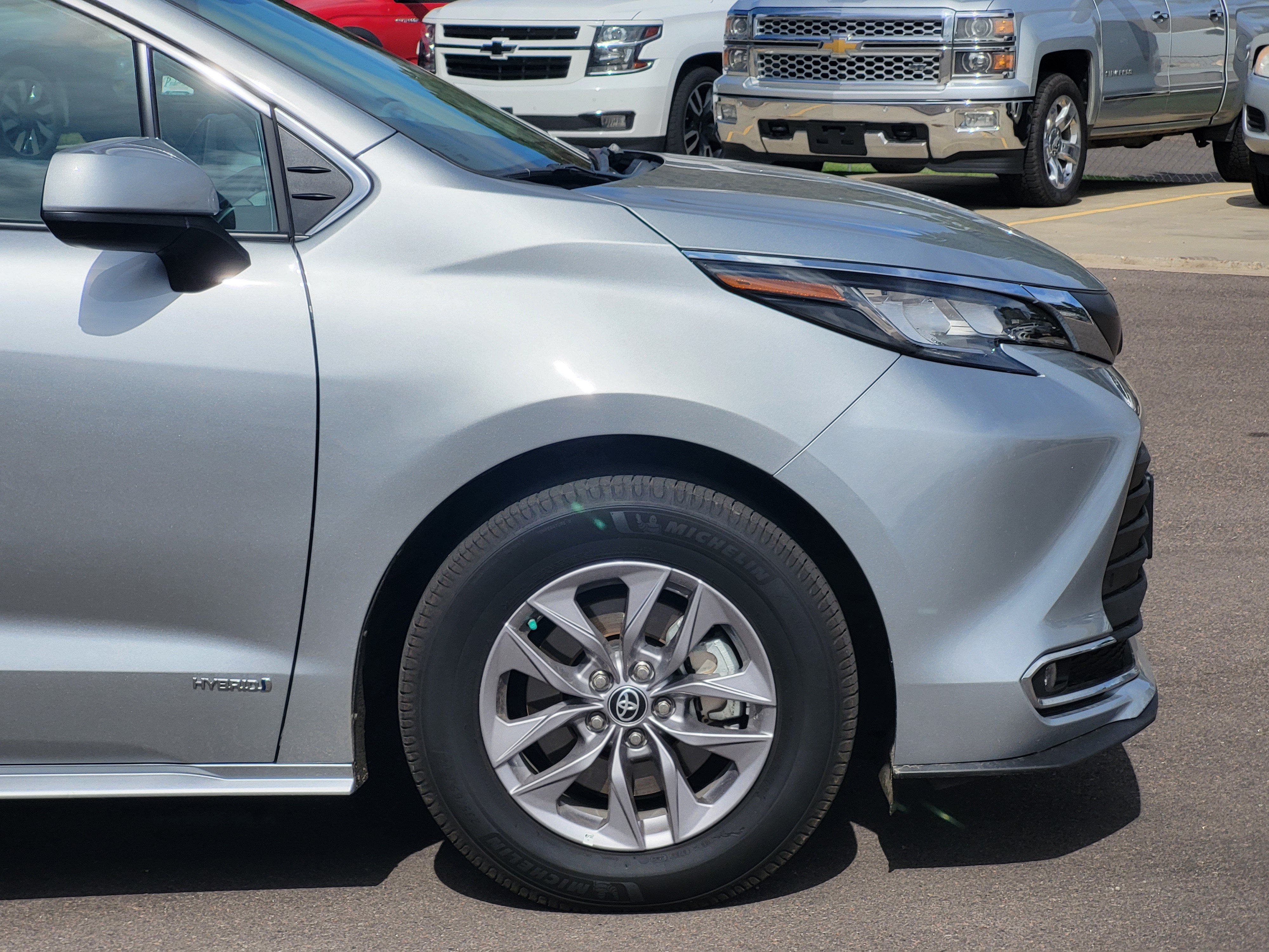 Used 2021 Toyota Sienna XLE w/ XLE Plus Package AWD/4WD image 7