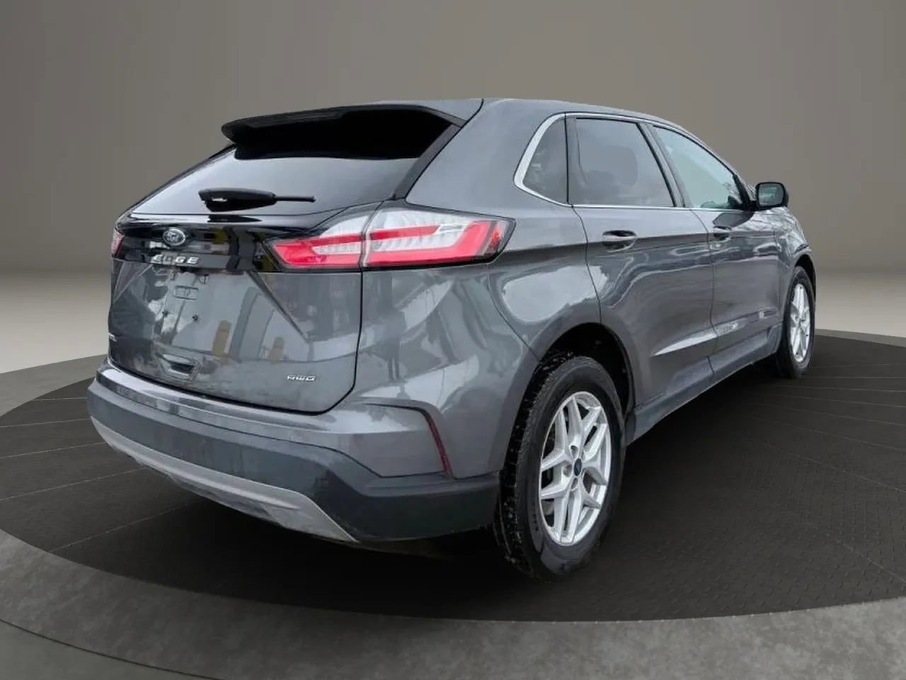 Used 2021 Ford Edge SEL w/ Cargo Accessory Package AWD/4WD image 6