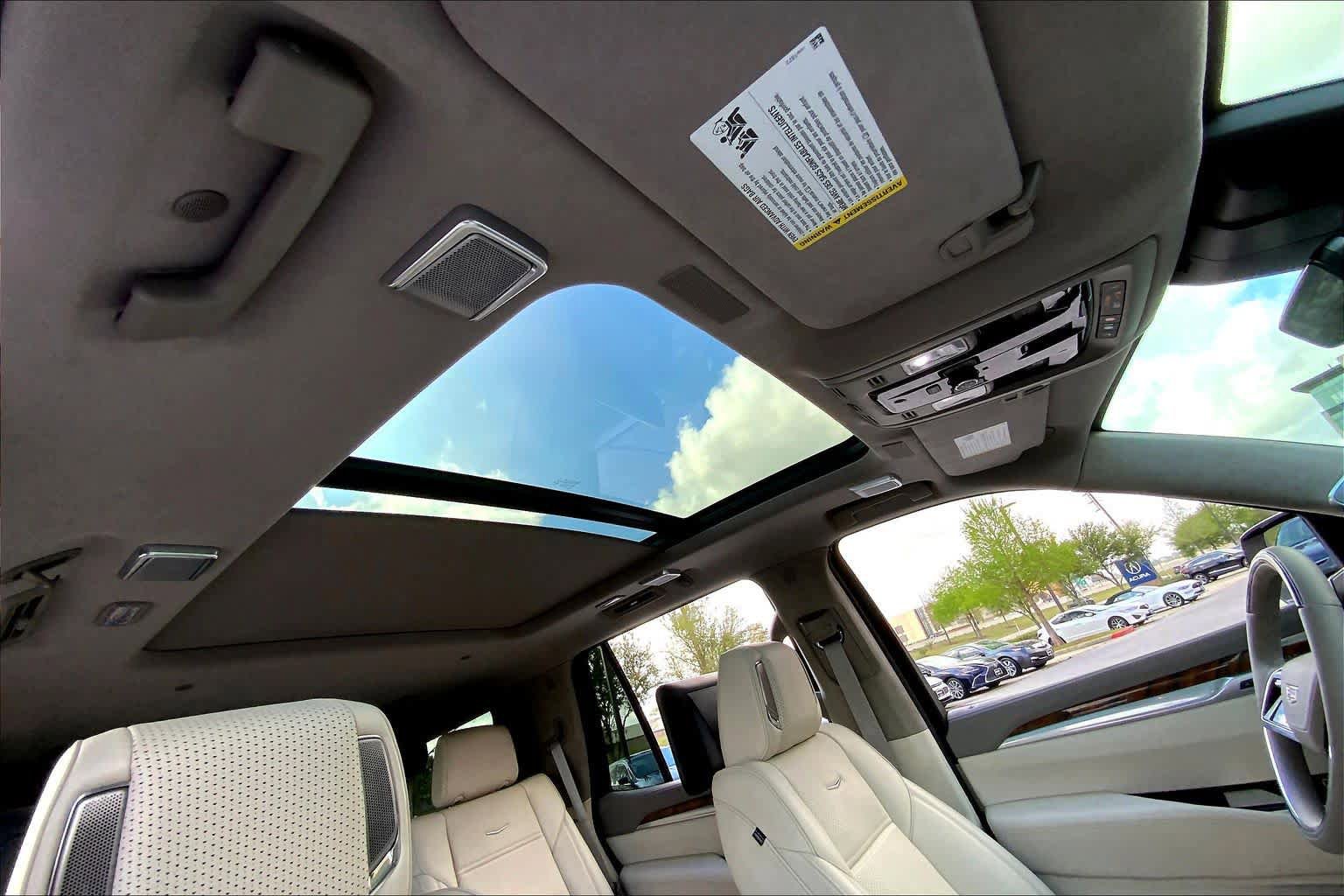 Used 2025 Cadillac Escalade Sport Platinum w/ LPO, ONYX Package AWD/4WD image 14