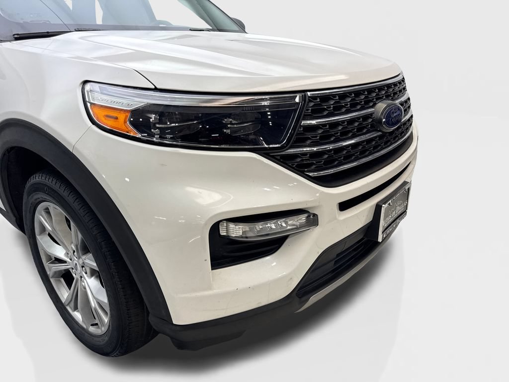 Used 2022 Ford Explorer XLT w/ Equipment Group 202A AWD/4WD image 17