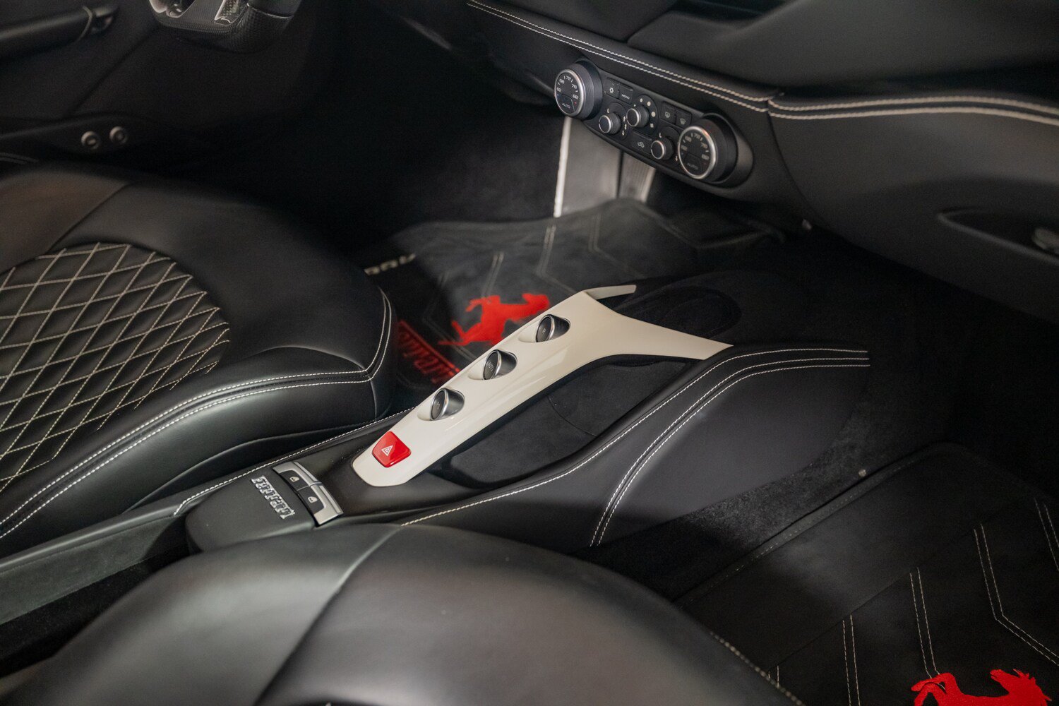 Used 2017 Ferrari 488 GTB RWD image 27