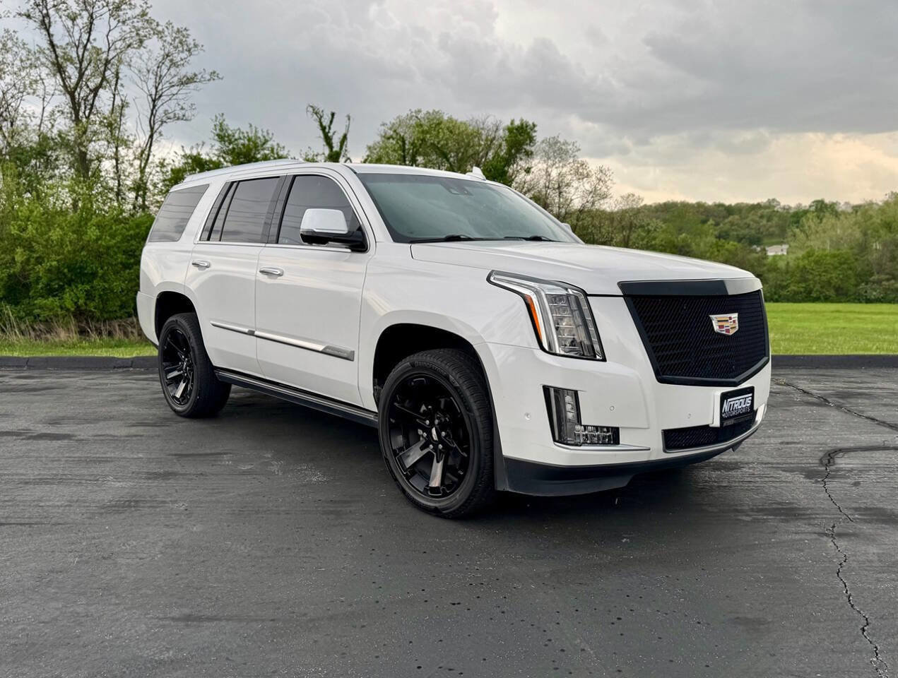 Used 2018 Cadillac Escalade Platinum image 1
