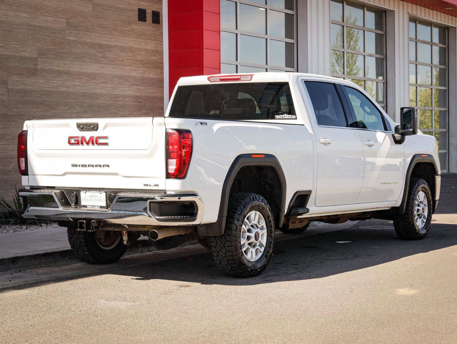 Used 2023 GMC Sierra 2500 SLE w/ SLE Convenience Package AWD/4WD image 3