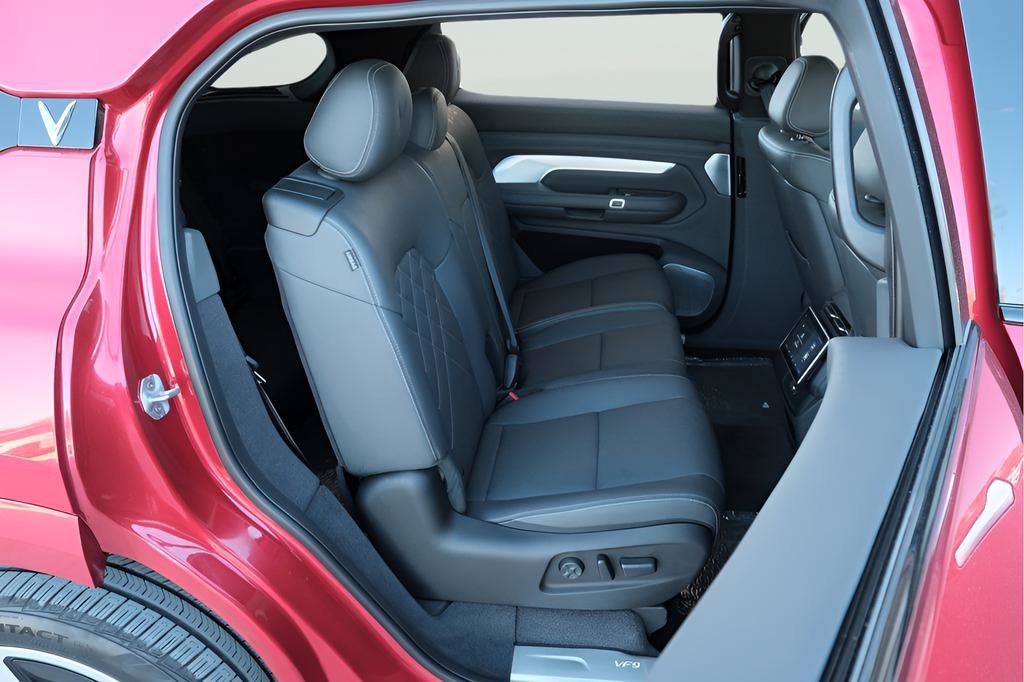 New 2024 VinFast VF 9 Plus image 21