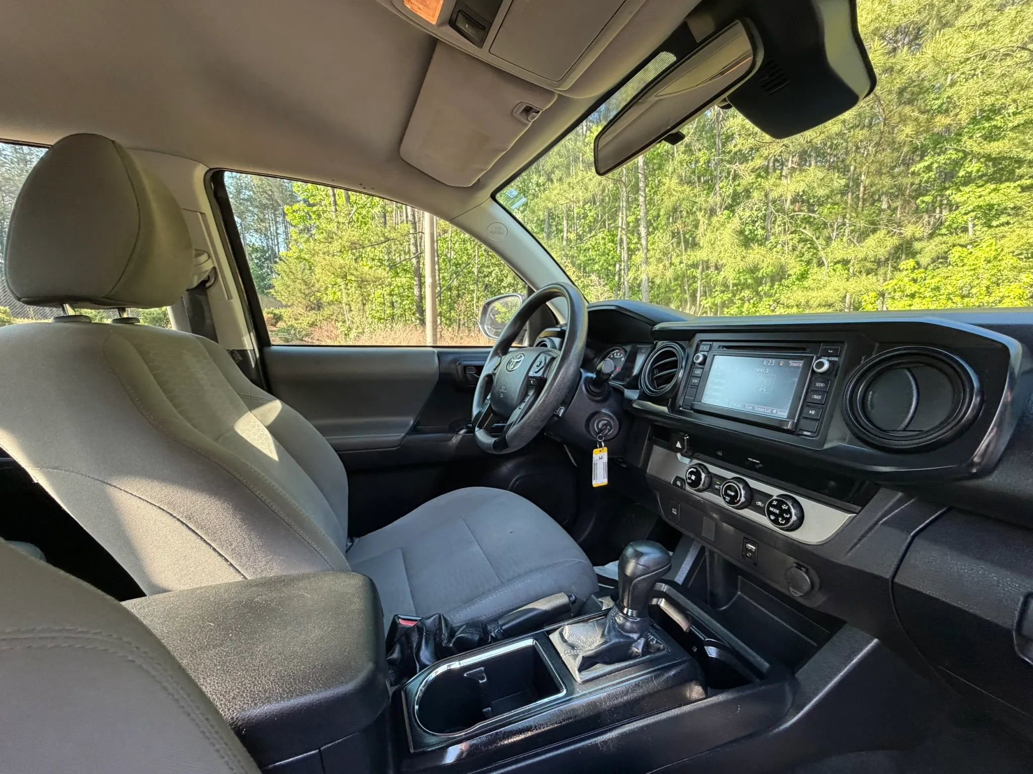 Used 2018 Toyota Tacoma SR w/ SR Convenience Package RWD image 21