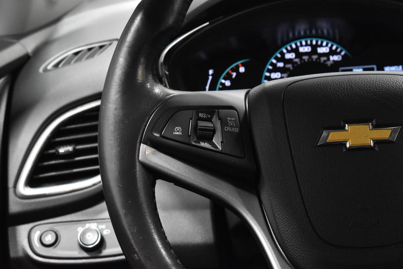 Used 2021 Chevrolet Trax LT w/ Redline Edition image 8