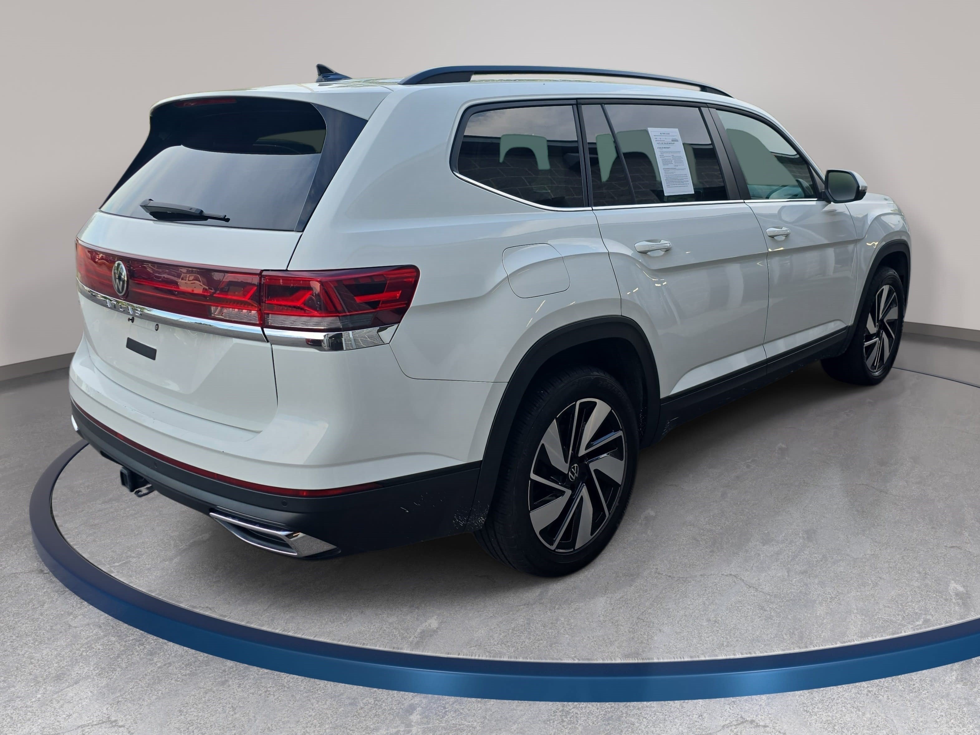 Used 2025 Volkswagen Atlas SE FWD image 5