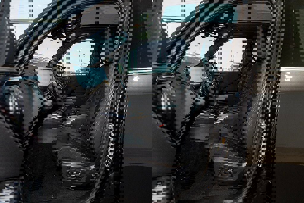 Used 2025 BMW X3 xDrive30i w/ Premium Package image 19