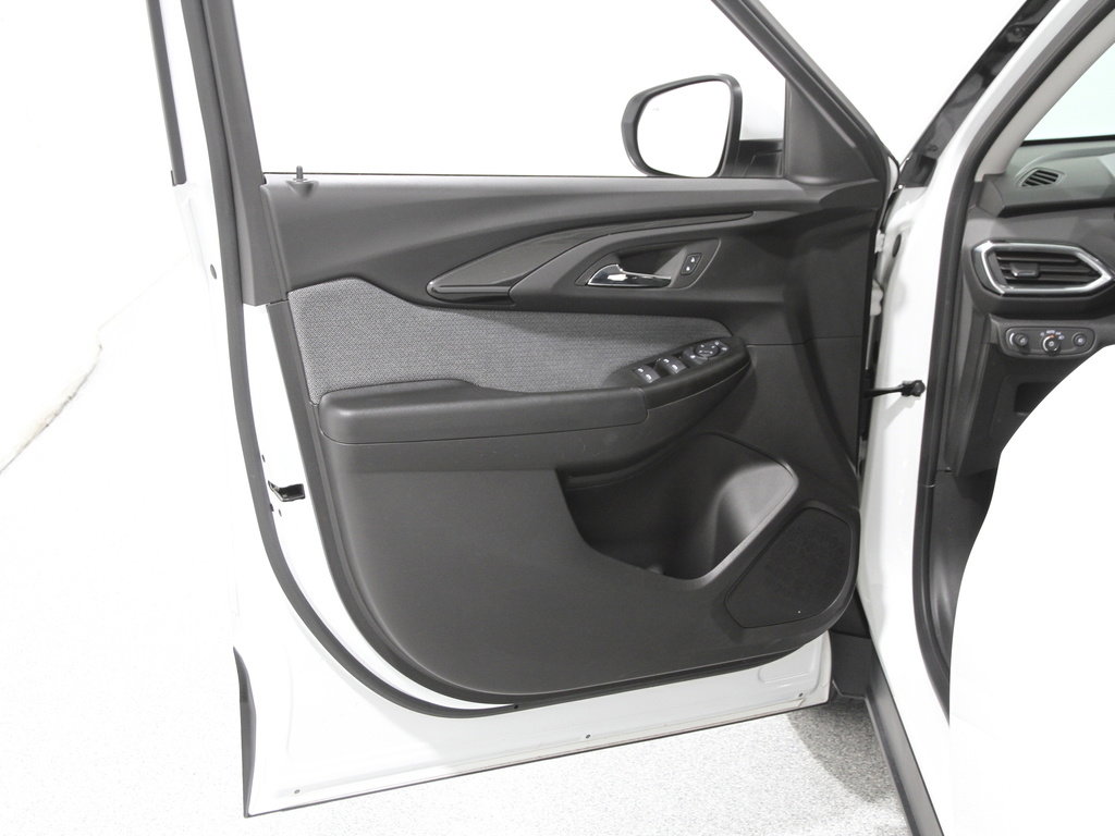 Certified 2023 Chevrolet TrailBlazer LT w/ Convenience Package image 4