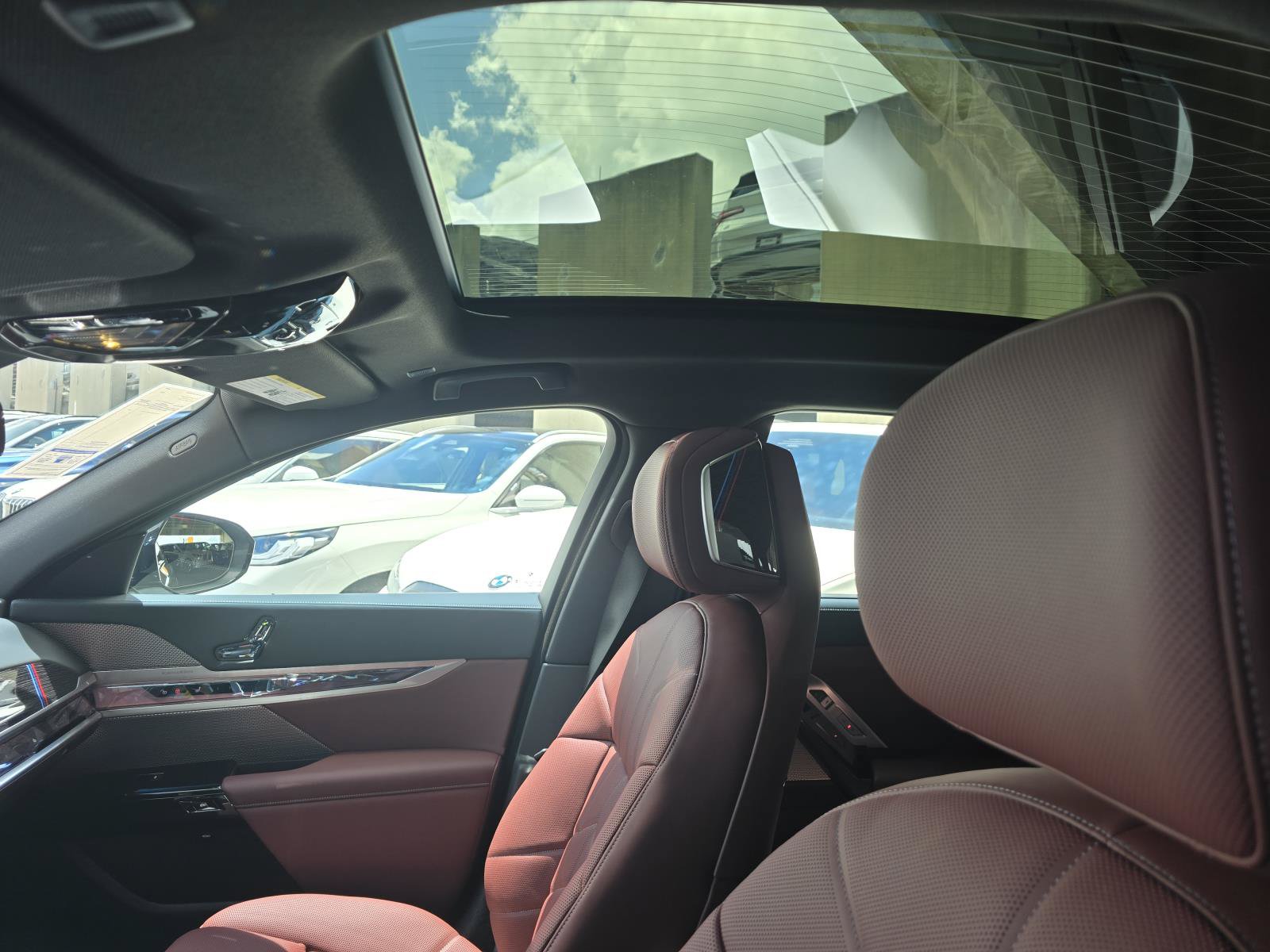 New 2026 BMW 750e xDrive AWD/4WD image 25