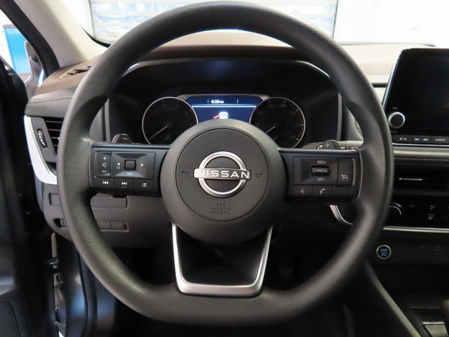 Used 2023 Nissan Rogue S image 8