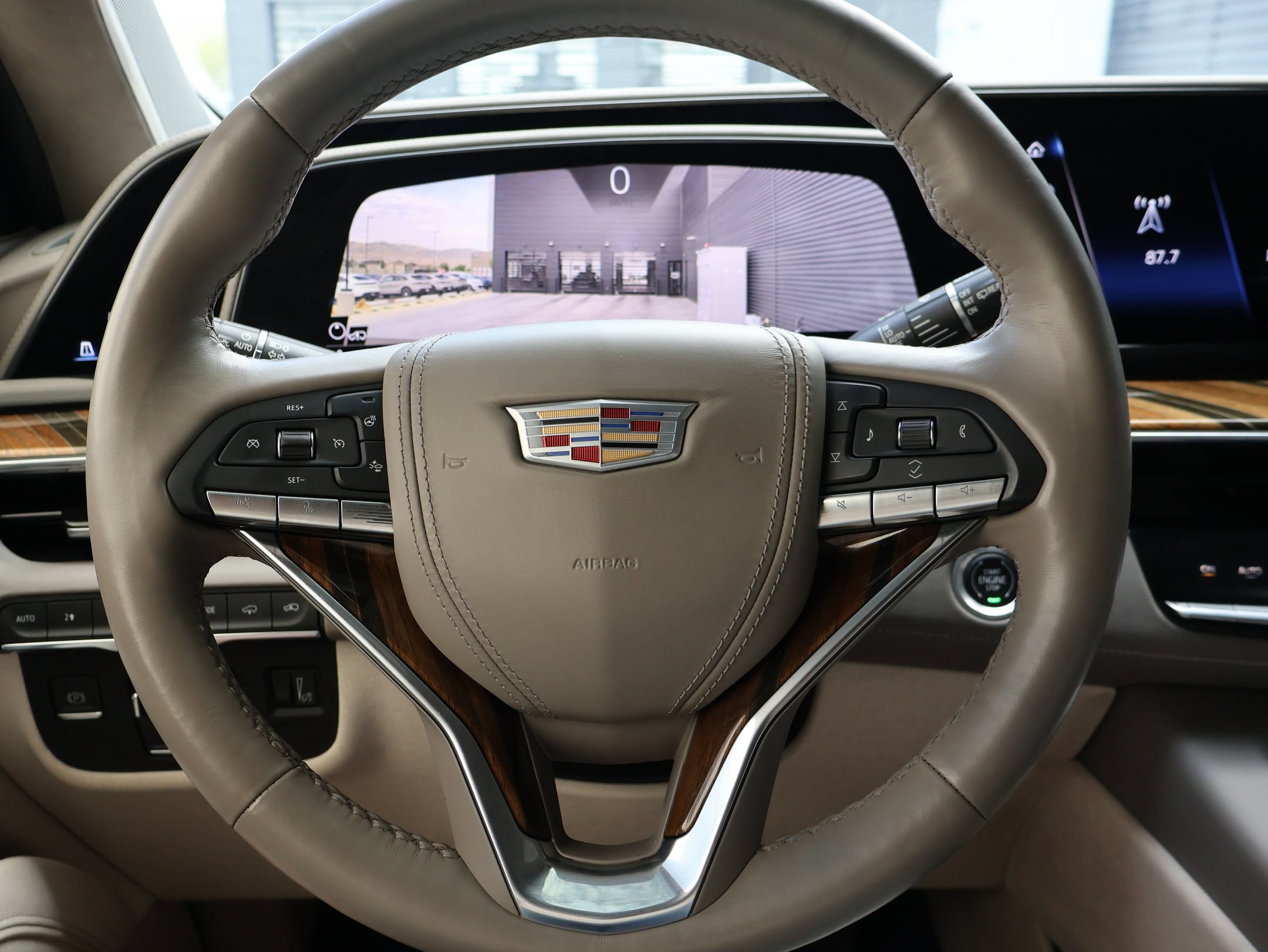 Used 2022 Cadillac Escalade Sport Platinum AWD/4WD image 15