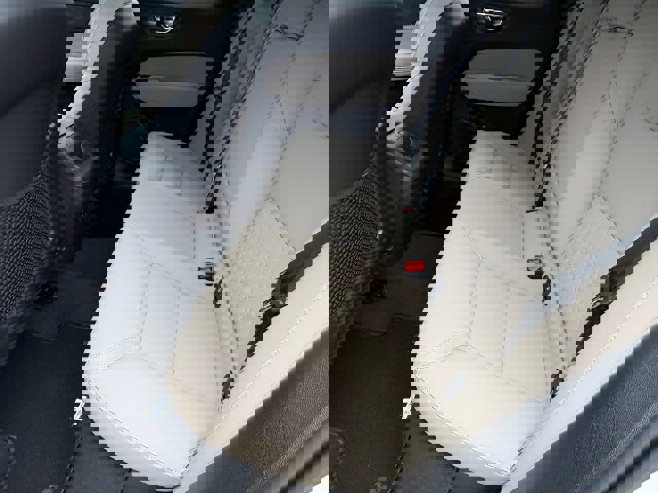 New 2026 Volvo XC60 B5 Plus w/ Protection Package Premier image 22