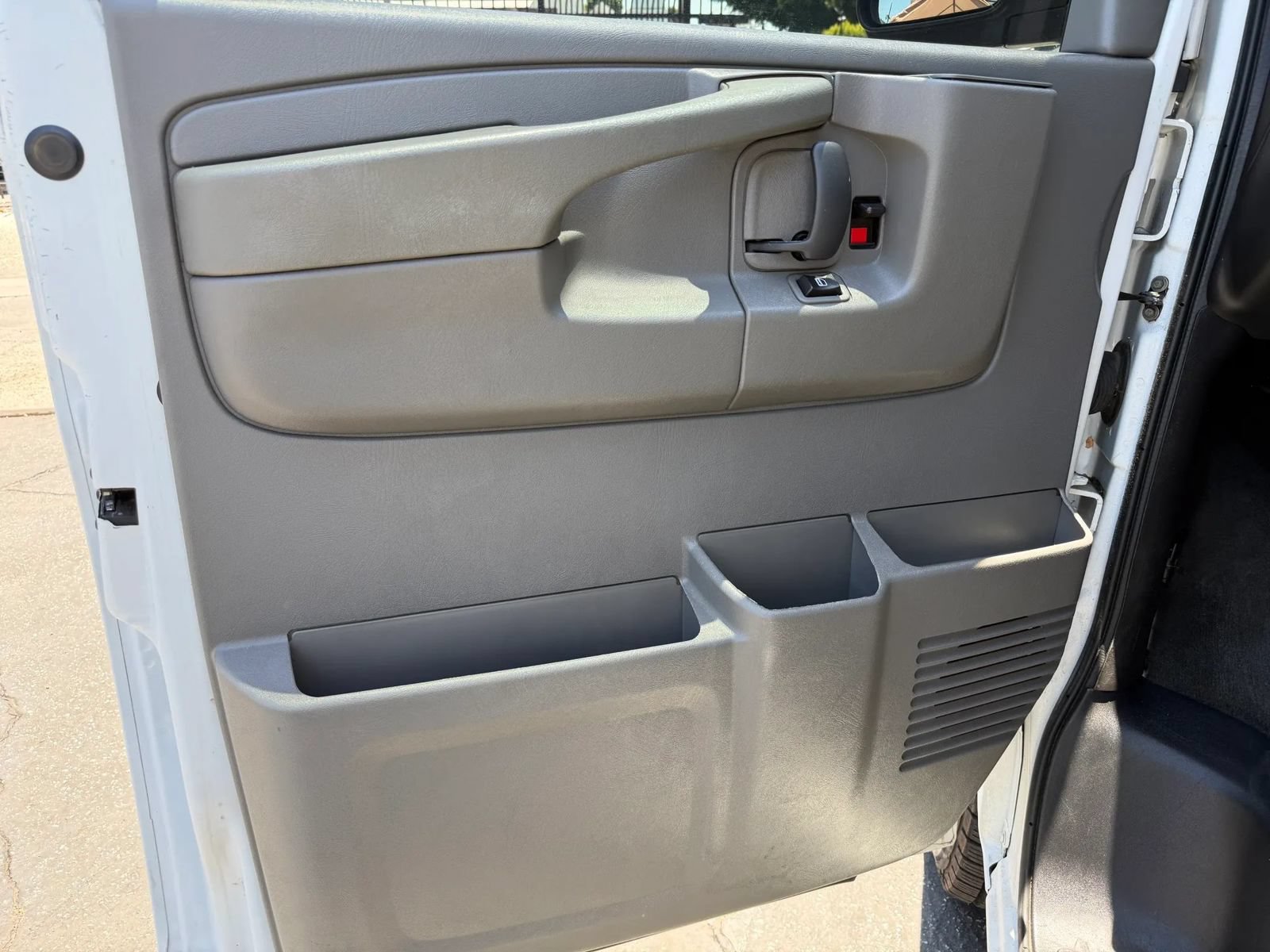 Used 2014 Chevrolet Express 2500 LT w/ LT Preferred Equipment Group RWD image 21