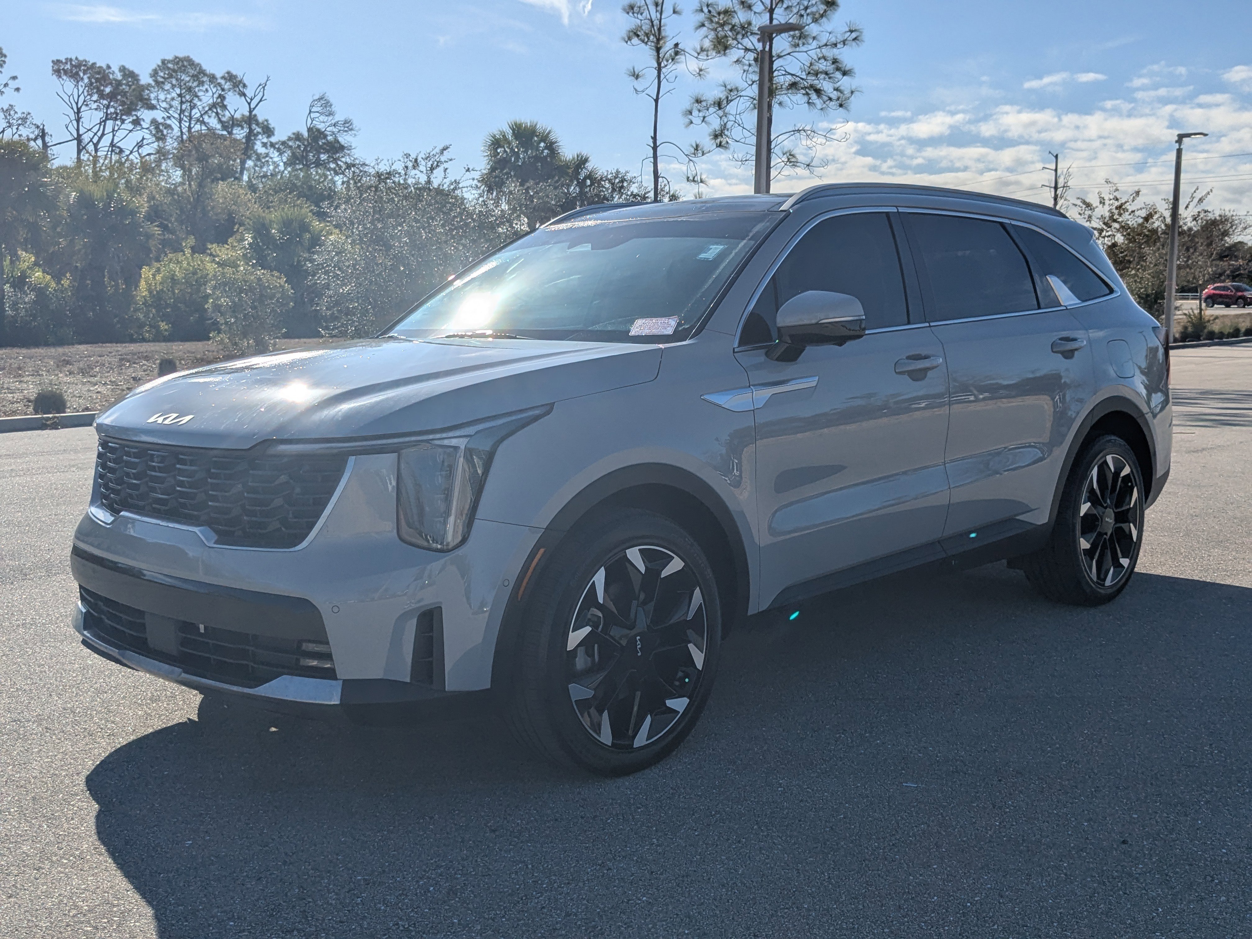 Used 2025 Kia Sorento SX image 9