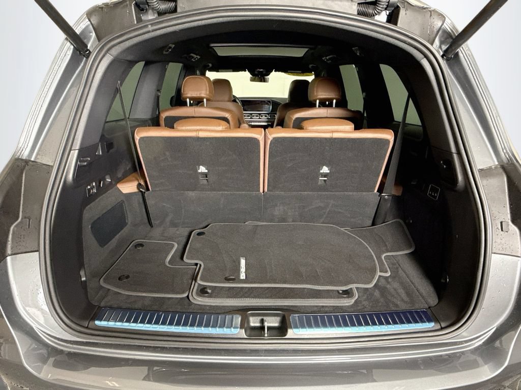 Used 2025 Mercedes-Benz GLS 450 4MATIC w/ AMG Line Exterior image 28