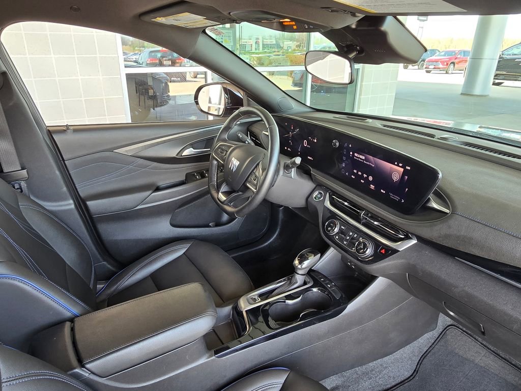 Used 2024 Buick Envista Sport Touring w/ Convenience I Package image 16
