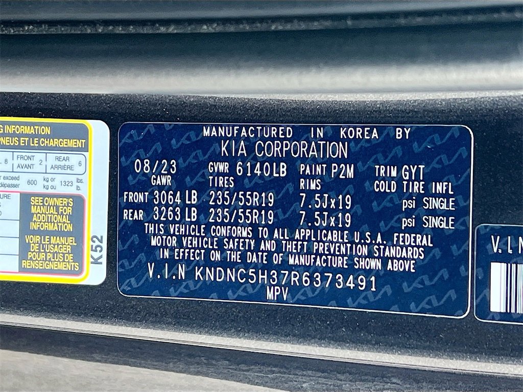 Used 2024 Kia Carnival EX image 32