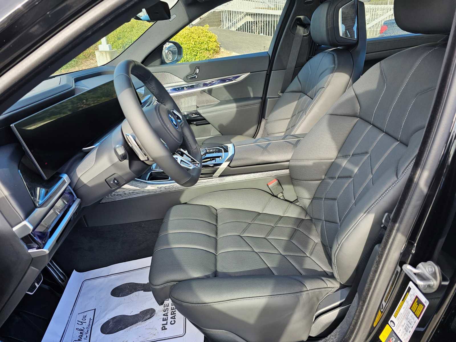 New 2024 BMW i7 xDrive60 image 21