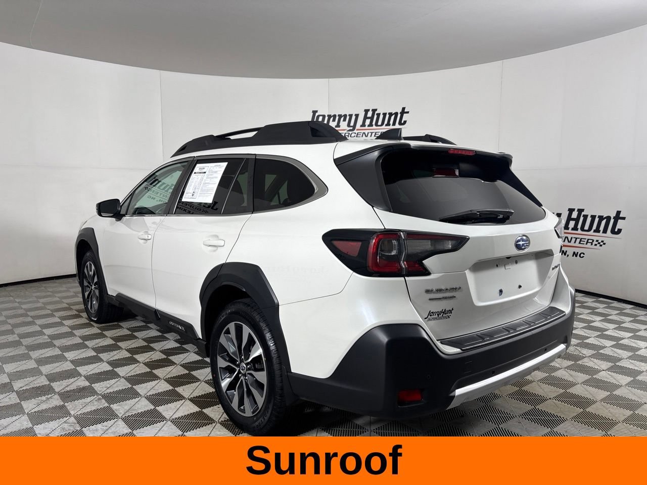 Used 2024 Subaru Outback Limited AWD/4WD image 9