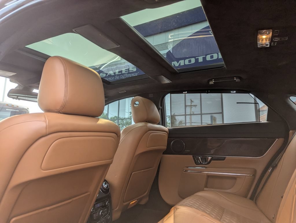 Used 2017 Jaguar XJ L Supercharged RWD image 49