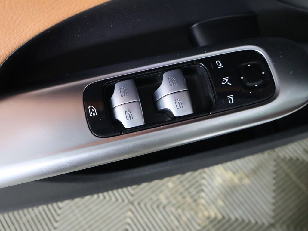 Used 2023 Mercedes-Benz C 300 4MATIC Sedan w/ Exclusive Trim Package image 37