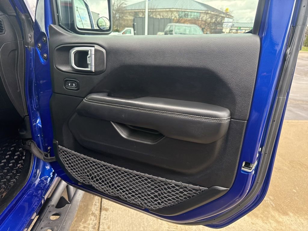 Used 2019 Jeep Wrangler Unlimited Sahara w/ Uconnect 4C Nav & Sound Group image 41