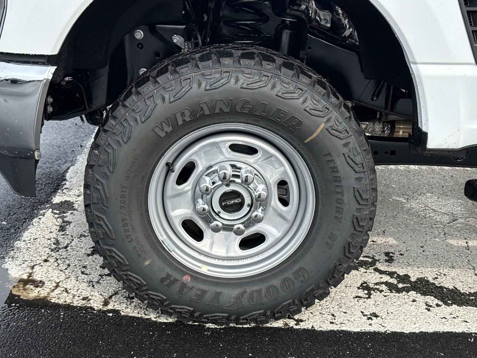 New 2026 Ford F250 XL w/ XL Off-Road Package AWD/4WD image 9