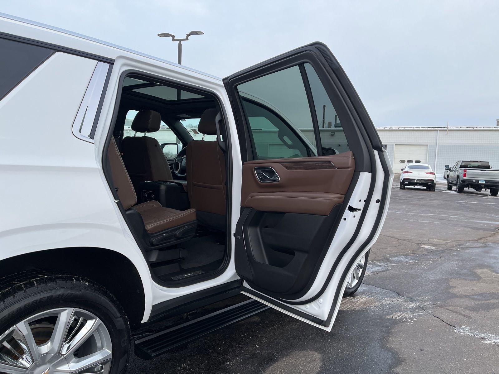 Certified 2023 Chevrolet Tahoe High Country w/ LPO, Illumination Package image 25