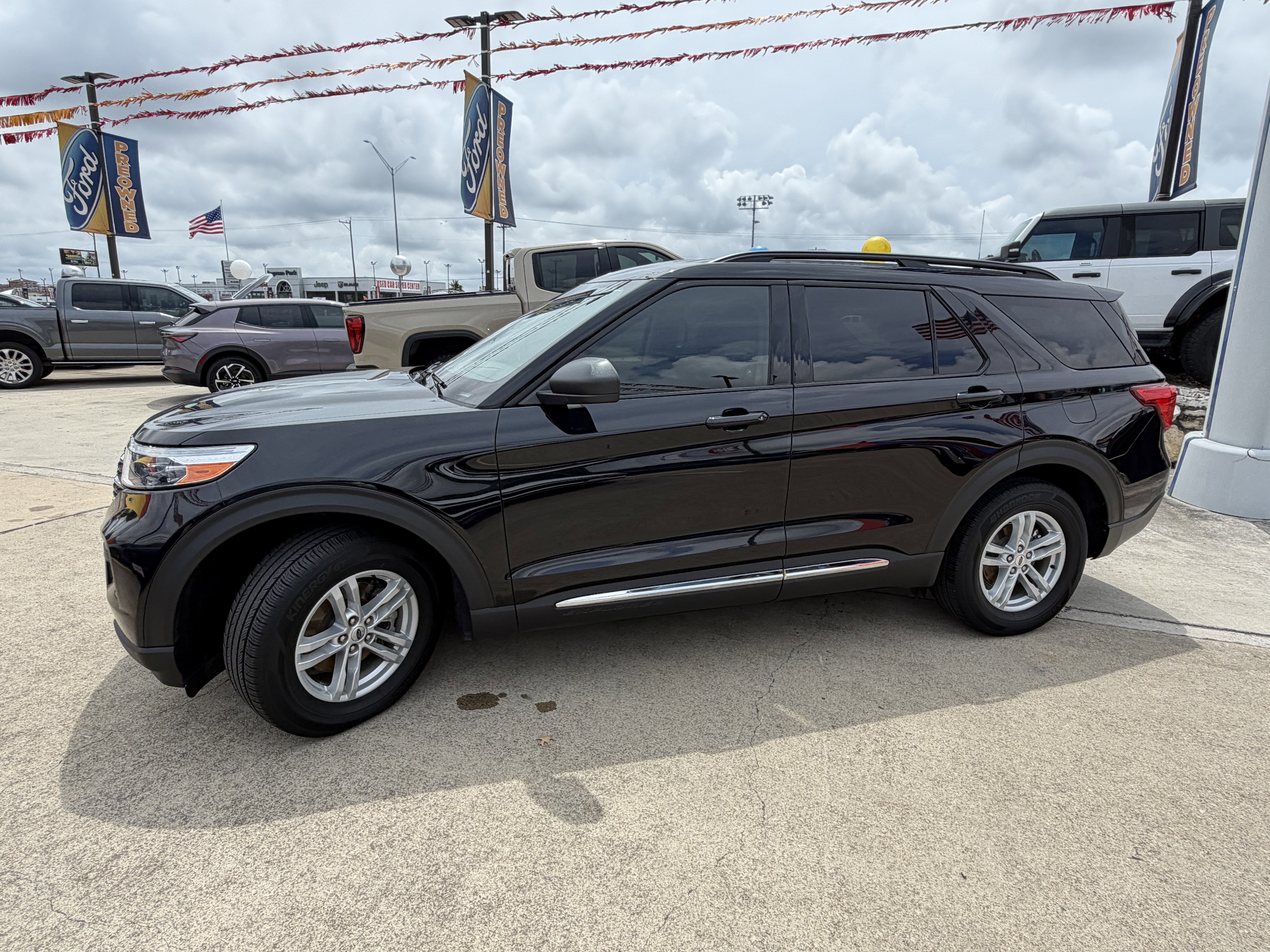 Used 2024 Ford Explorer XLT RWD image 12