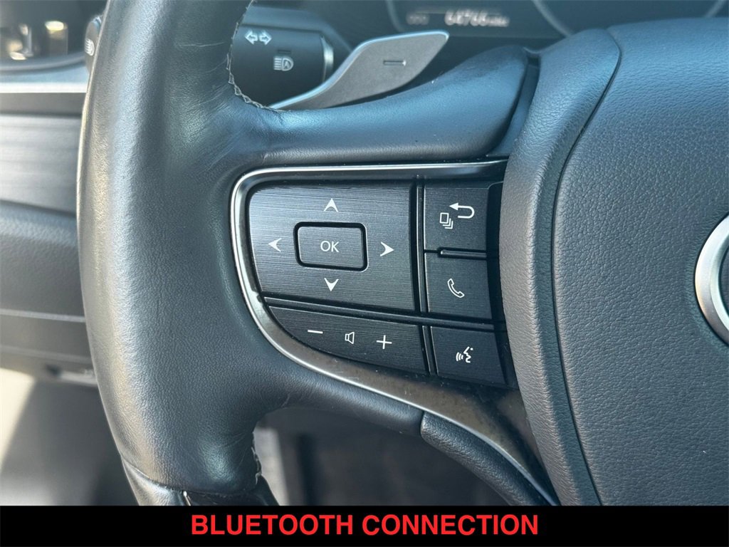 Used 2019 Lexus ES 300h w/ Accessory Package image 23