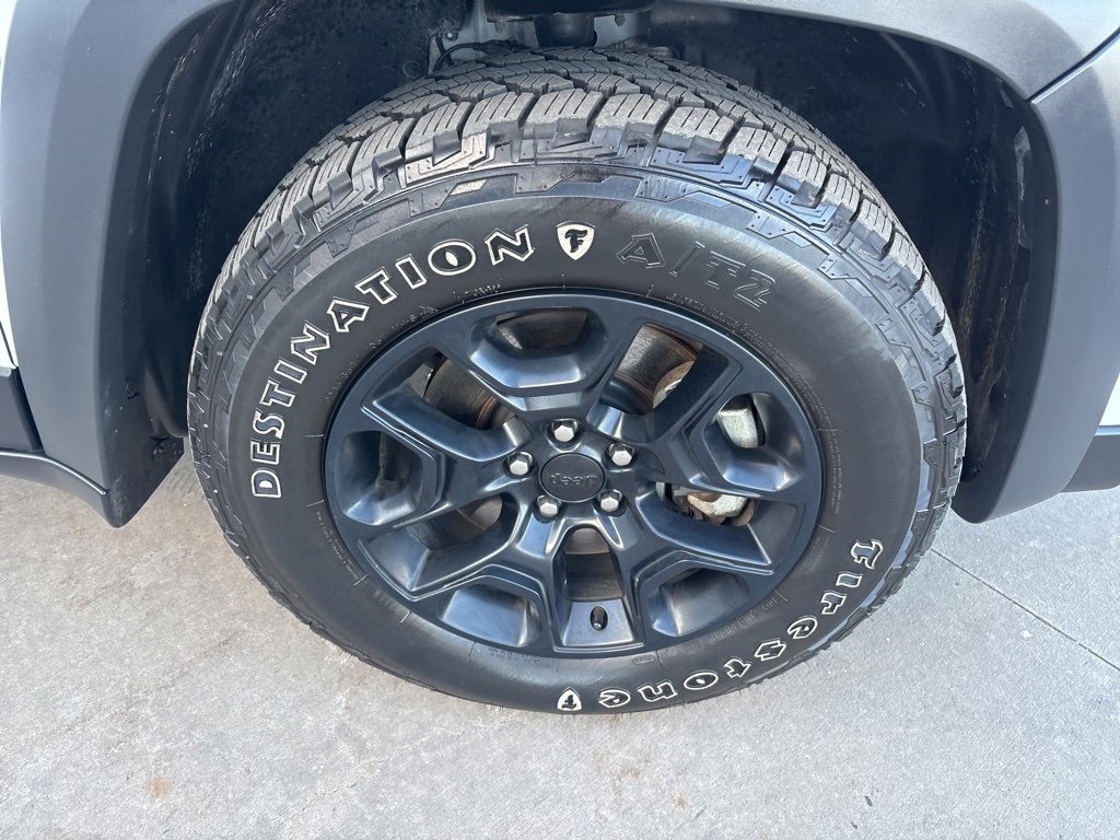 Used 2022 Jeep Cherokee Latitude w/ Sun & Sound Group image 12