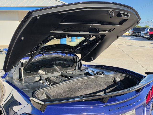 Used 2025 Chevrolet Corvette Stingray Preferred Cpe w/ Z51 Performance Package RWD image 6