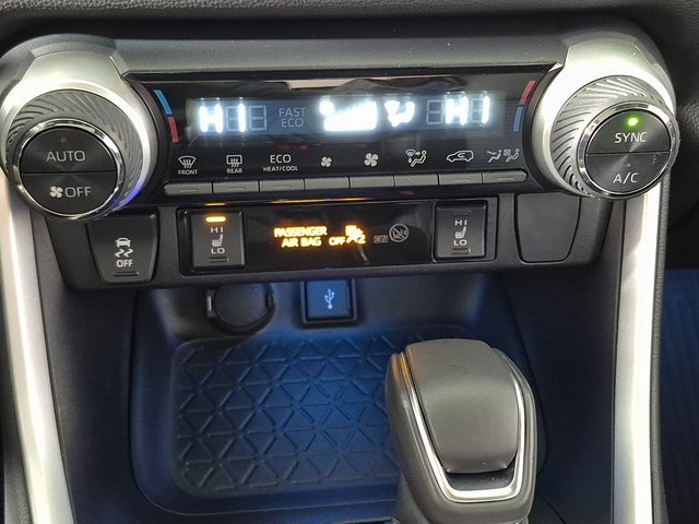 Certified 2022 Toyota RAV4 XSE image 18