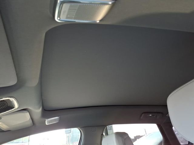 New 2025 Cadillac Optiq Luxury 2 image 6