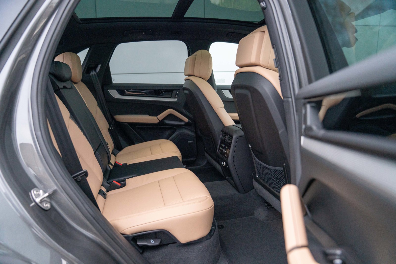 Certified 2026 Porsche Cayenne AWD/4WD image 23